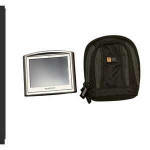 TomTom Portable GPS‎ Navigation Unit w/ Case Logic Zip Carry Case Bundle